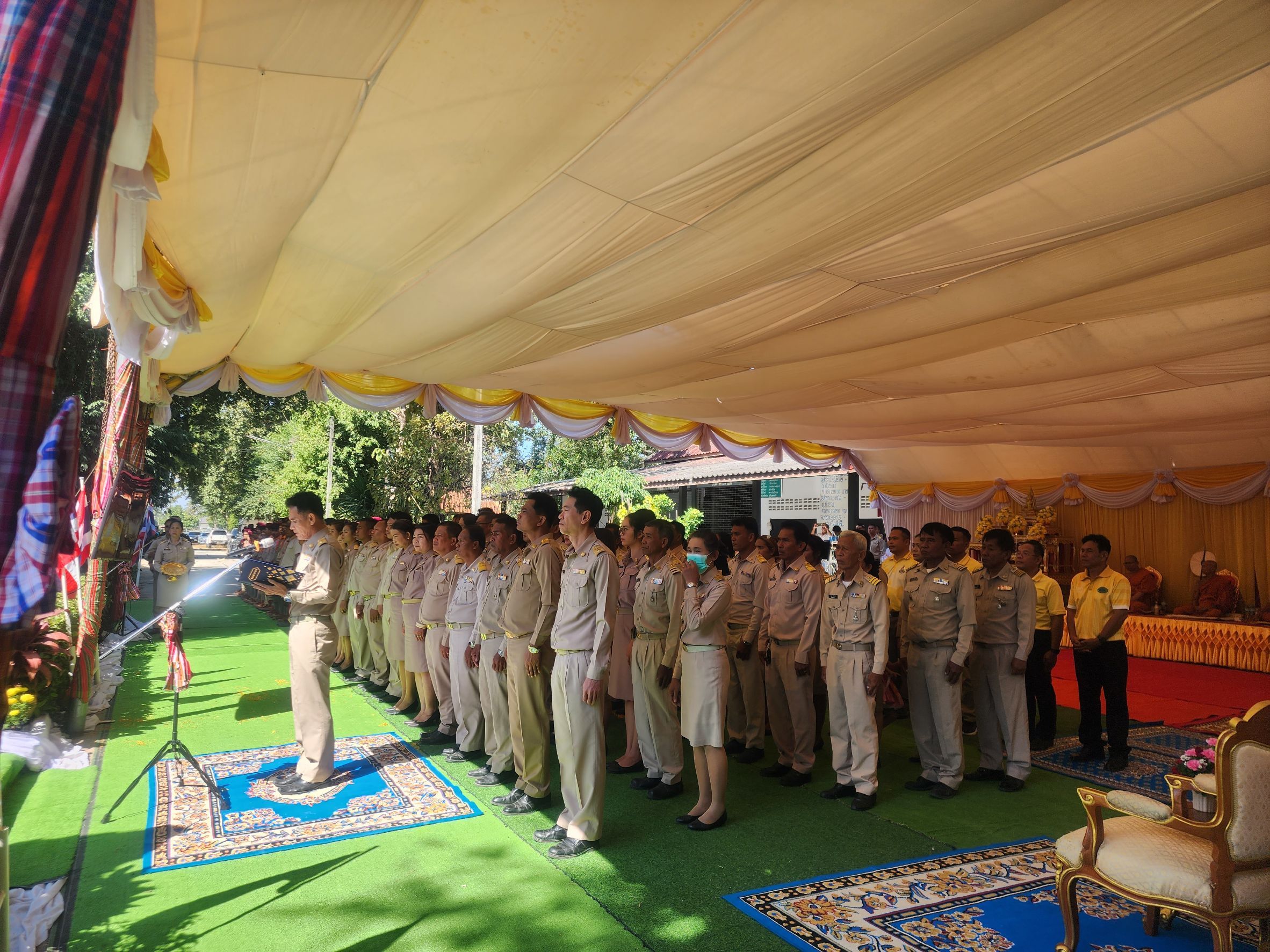 สภ.กระสัง ร่วมกิจกรรมจิตอาสาพัฒนา น้อมรำลึกพระมหากรุณาธิคุณในหลวง รัชกาลที่ 9