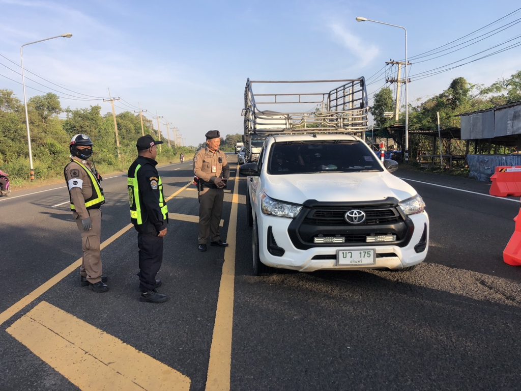 เจ้าหน้าที่ด่านกักกันสัตว์บุรีรัมย์ ร่วมกันตั้งจุดตรวจ จุดสกัดเพื่อป้องกัน ควบคุม การขนย้ายสัตว์ชนิดโคกระบือ