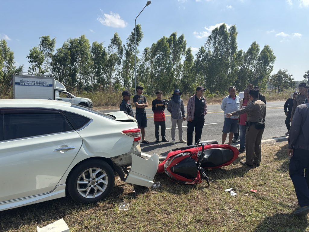 เกิดอุบัติเหตุรถจักรยานยนต์ชนท้ายรถยนต์ในพื้นที่ อ.กระสัง มีผู้เสียชีวิต 1 ราย