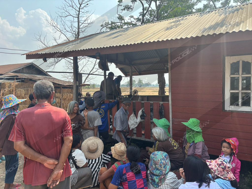 สภ.กระสัง ร่วมกับแพทย์ รพ.กระสัง ชันสูตรพลิกศพผู้เสียชีวิต พื้นที่ ต.บ้านปรือ