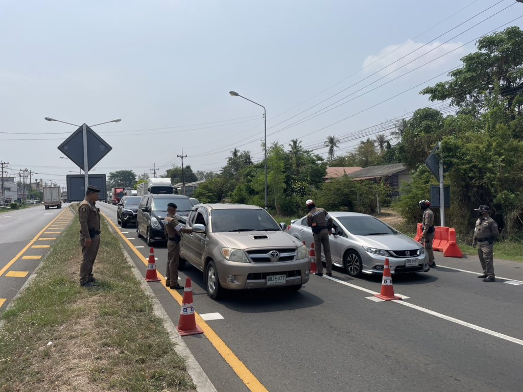 สภ.กระสัง กวาดล้างอาชญากรรม! ตั้งจุดตรวจเข้มถนนสาย 226 สกัดกั้นลำเลียงยาเสพติด