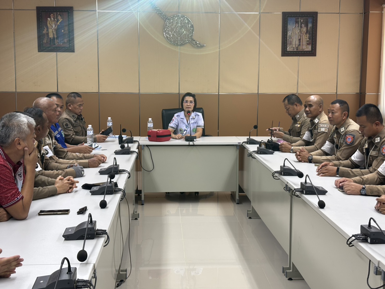 ตำรวจ สภ.กระสัง ฝึกอบรมทำ CPR และใช้เครื่อง AED ในห้องประชุม สภ.กระสัง