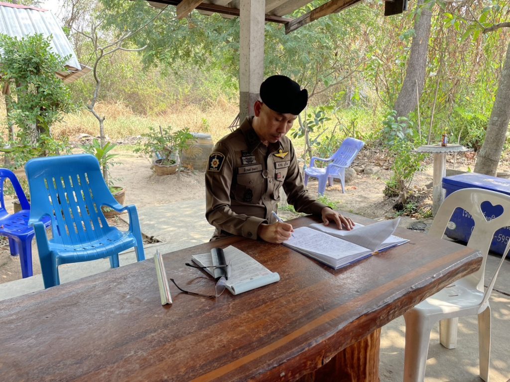 ผกก.สภ.กระสัง ลงพื้นที่ตรวจเยี่ยมจุดตรวจยาเสพติดหน้าตู้ยามระกา กำชับมาตรการป้องกันปราบปราม