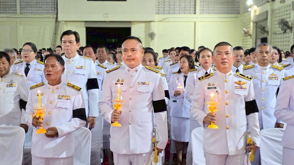 ข้าราชการตำรวจ สภ.กระสัง ร่วมพิธีทำบุญตักบาตรถวายพระราชกุศล เนื่องในโอกาสวันเฉลิมพระชนมพรรษา สมเด็จพระนางเจ้าฯ พระบรมราชินี
